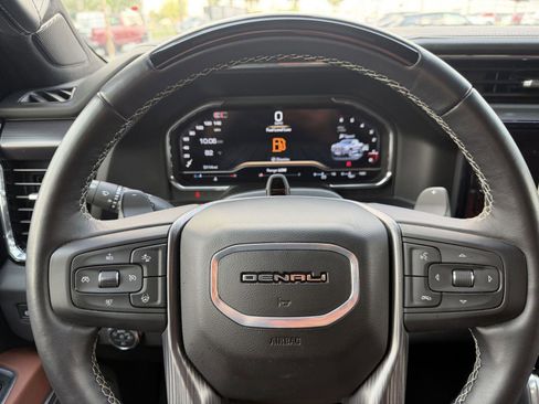 Used 2025 GMC Sierra 1500 Denali Ultimate image 9