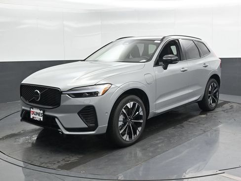 New 2026 Volvo XC60 T8 Plus w/ Protection Package Premier AWD/4WD image 5