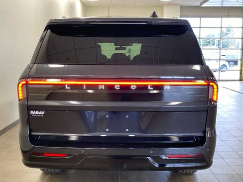 New 2026 Lincoln Navigator L Black Label AWD/4WD image 13
