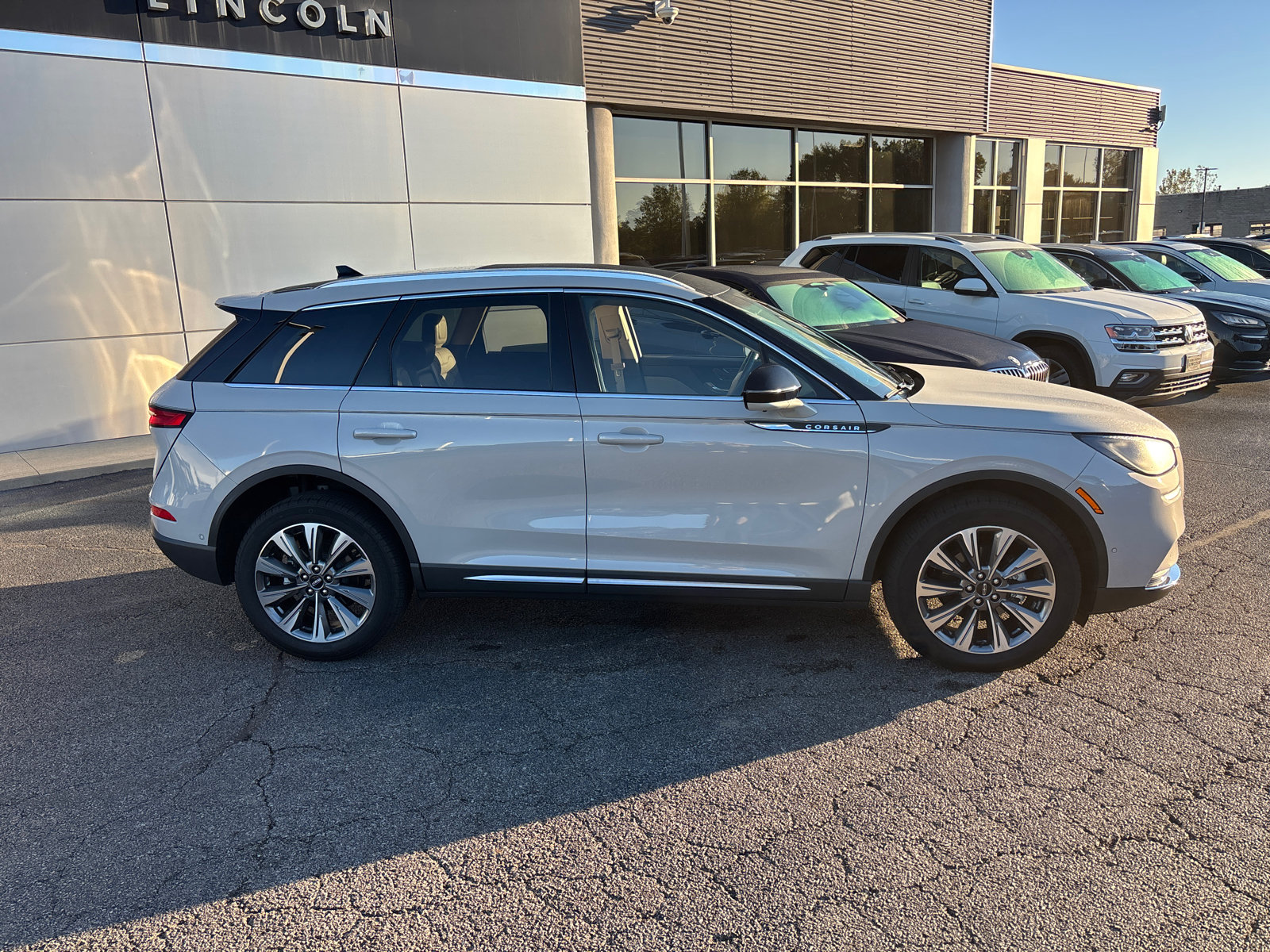 Used 2022 Lincoln Corsair Reserve w/ Equipment Group 201A AWD/4WD image 8