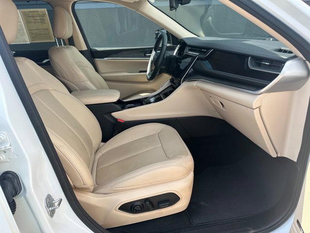 Used 2022 Jeep Grand Cherokee L Limited w/ Luxury Tech Group II AWD/4WD image 9