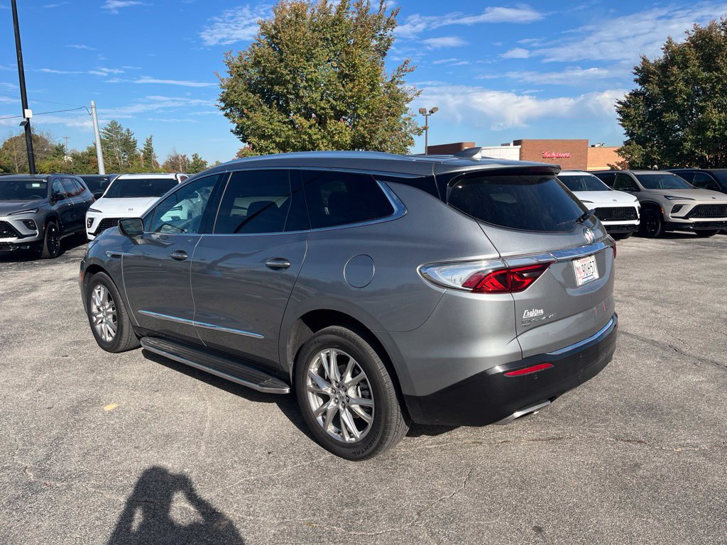 Used 2023 Buick Enclave Essence w/ Experience Buick Package AWD/4WD image 4
