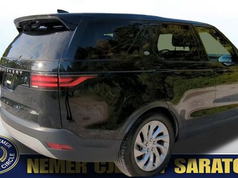 Used 2024 Land Rover Discovery S image 8