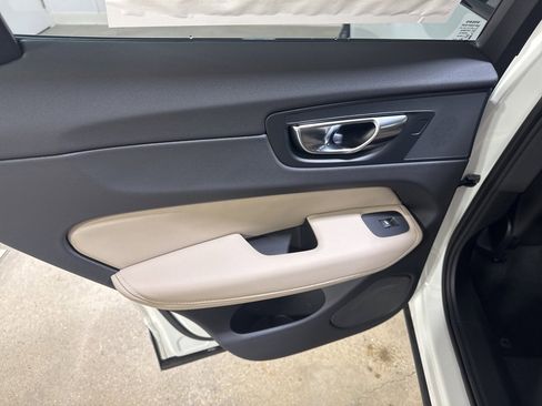 New 2026 Volvo XC60 B5 Plus w/ Protection Package Premier image 20