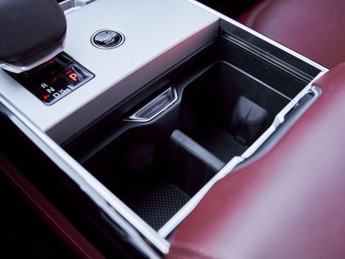 Used 2025 Land Rover Range Rover SE image 61