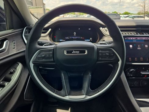 Used 2022 Jeep Grand Cherokee L Limited w/ Luxury Tech Group II RWD image 22