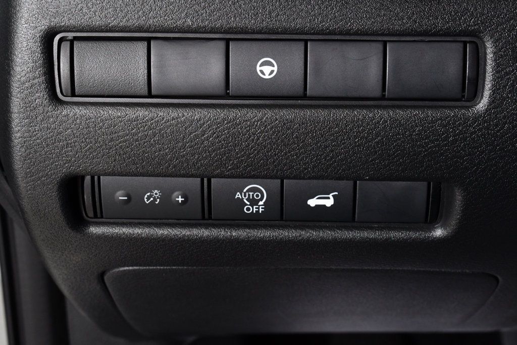 Used 2024 Nissan Rogue SV AWD/4WD image 30