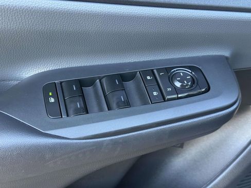 Used 2025 Toyota Prius LE image 18