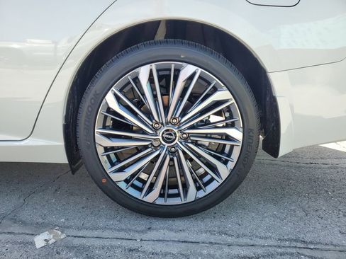 New 2025 Nissan Altima 2.5 SL FWD image 5