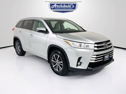 Used 2018 Toyota Highlander XLE AWD/4WD image 1