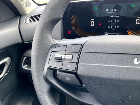 Used 2025 Kia K4 FWD image 22