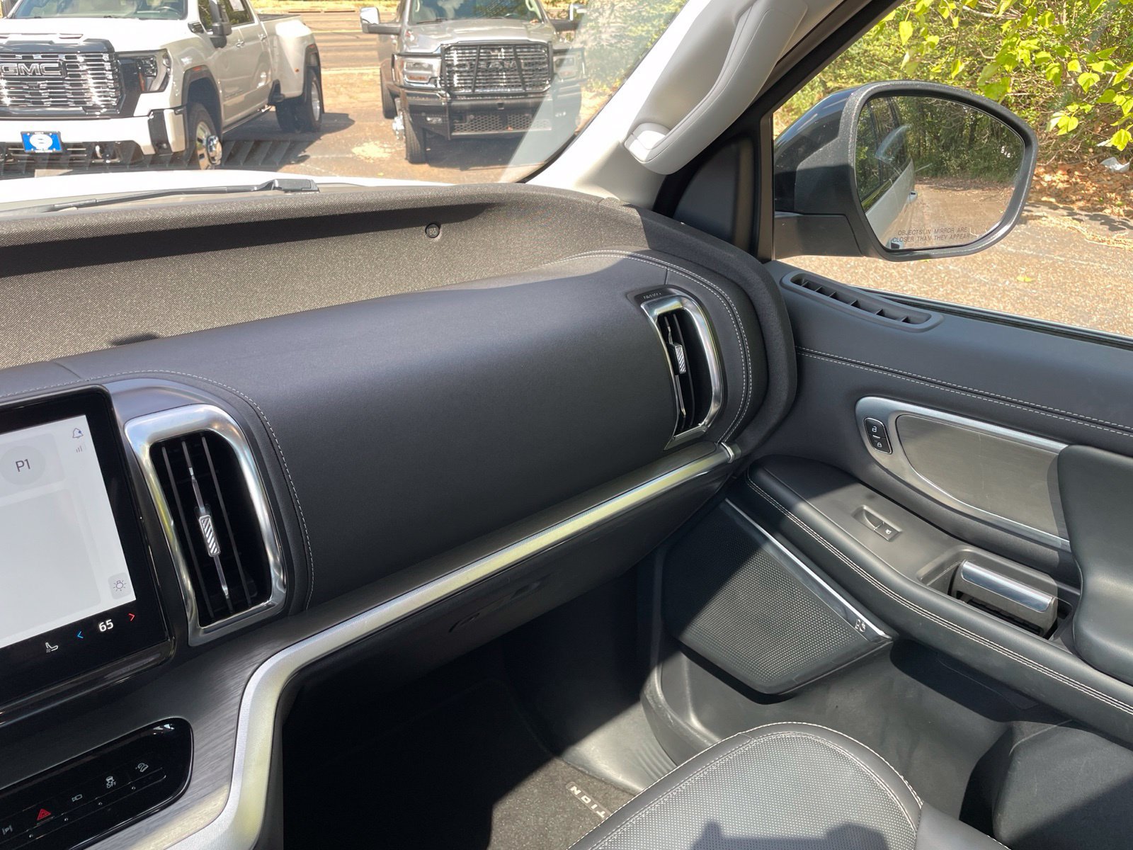 Used 2025 Ford Expedition Platinum AWD/4WD image 25