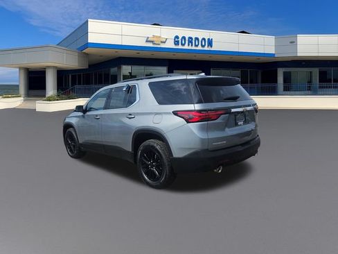 Used 2023 Chevrolet Traverse LT FWD image 3