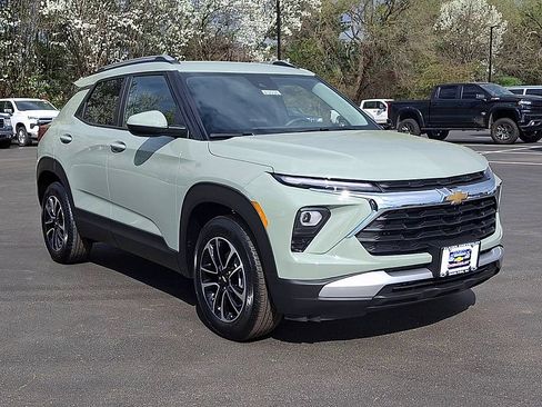 New 2026 Chevrolet TrailBlazer LT w/ Driver Confidence Package FWD image 5
