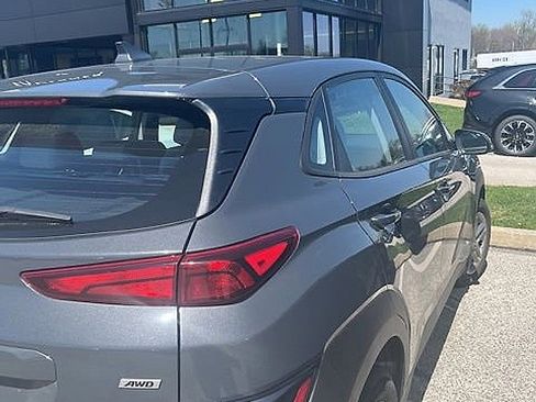 Used 2023 Hyundai Kona SE w/ Cargo Package image 8