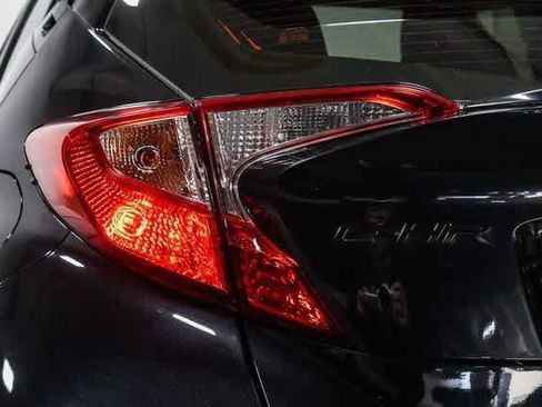 Certified 2021 Toyota C-HR LE FWD image 11