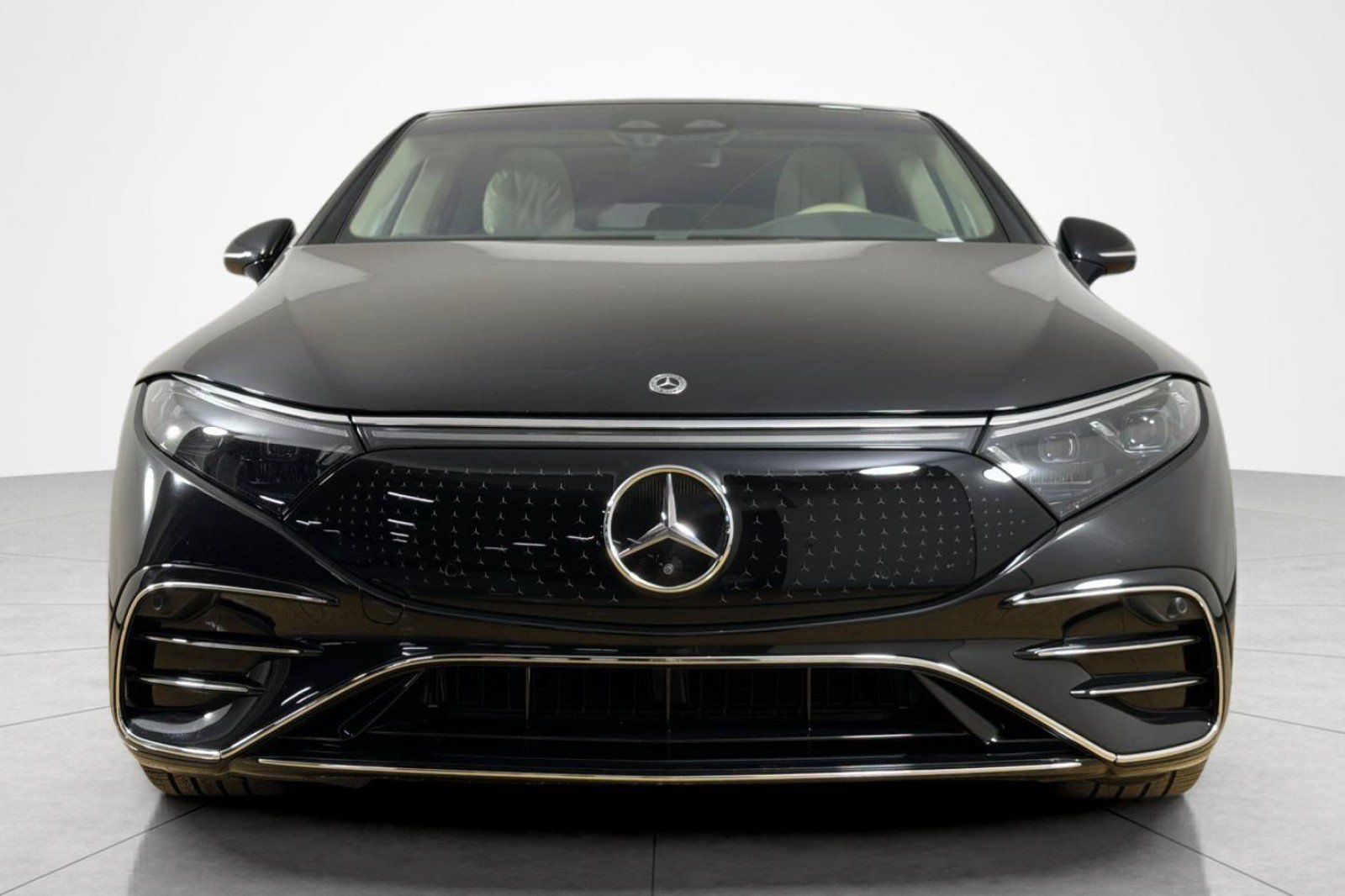 Used 2022 Mercedes-Benz EQS 580 4MATIC Sedan w/ Pinnacle Trim Package image 8