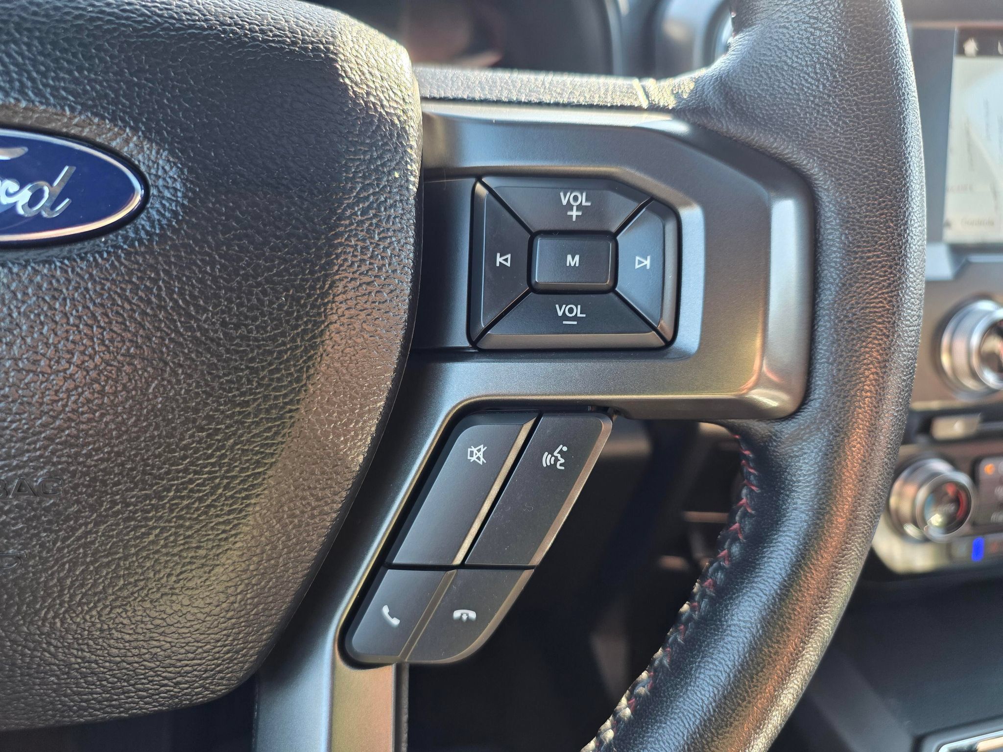 Used 2016 Ford F150 Lariat w/ Equipment Group 502A Luxury AWD/4WD image 23