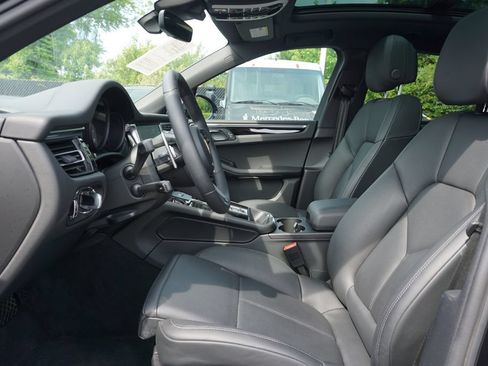 Used 2023 Porsche Macan S AWD/4WD image 25