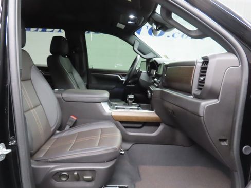 Used 2025 Chevrolet Silverado 1500 High Country w/ Midnight Edition image 33