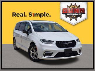 Used 2024 Chrysler Pacifica Limited w/ Uconnect Theater Family Group FWD video 1