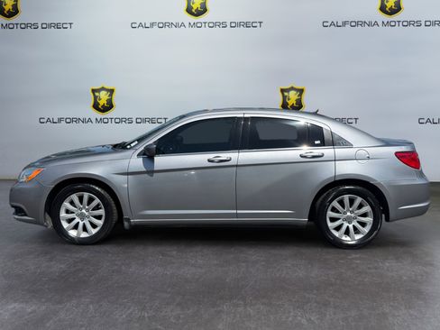 Used 2014 Chrysler 200 Touring FWD image 2
