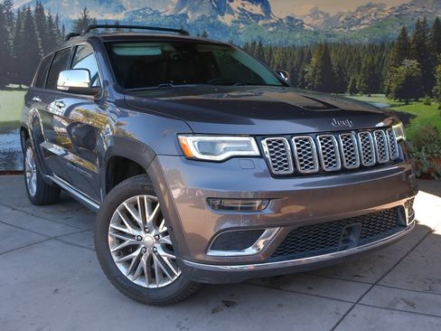 Used 2018 Jeep Grand Cherokee Summit w/ Skid Plate Group AWD/4WD image 3