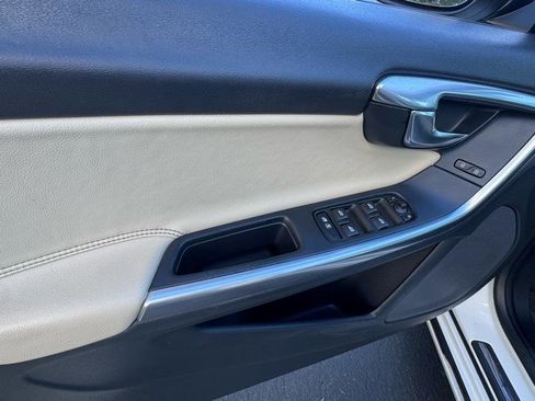 Used 2018 Volvo V60 T5 Dynamic w/ Vision Package image 18