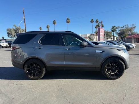 Used 2017 Land Rover Discovery HSE Luxury image 4