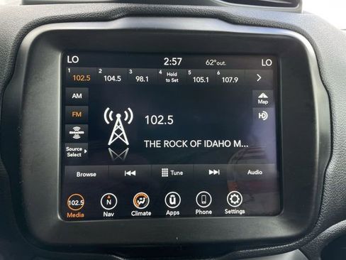 Used 2023 Jeep Renegade Latitude AWD/4WD image 16
