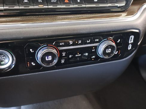 Used 2023 Chevrolet Silverado 1500 LT AWD/4WD image 7