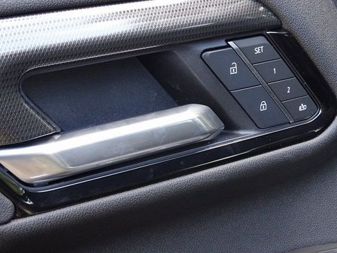 Used 2025 GMC Sierra 2500 AT4 w/ AT4 Premium Plus Package image 13