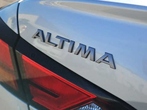 Used 2024 Nissan Altima 2.5 SV FWD image 6