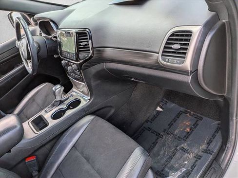 Used 2021 Jeep Grand Cherokee Laredo X image 22