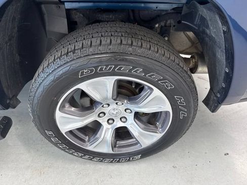 Used 2022 RAM 1500 Laramie AWD/4WD image 9