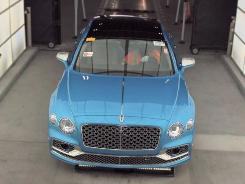 Used 2022 Bentley Flying Spur V8 AWD/4WD image 7
