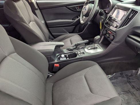 Used 2019 Subaru Impreza 2.0i Premium image 11