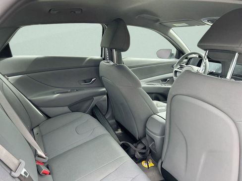 New 2026 Hyundai Elantra SE FWD image 19