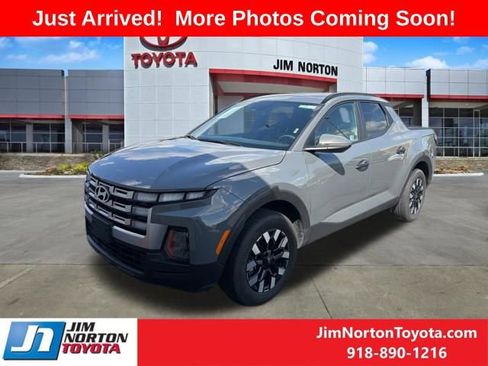 Used 2025 Hyundai Santa Cruz SEL image 2