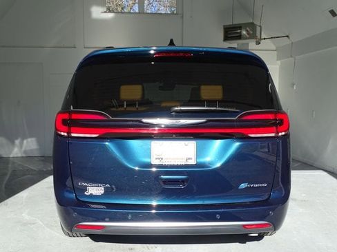 Certified 2023 Chrysler Pacifica Pinnacle image 23