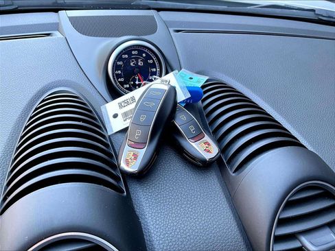 Certified 2024 Porsche 718 Cayman RWD image 21