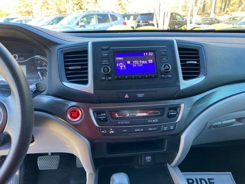 Used 2017 Honda Pilot LX image 19