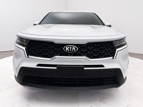 Used 2021 Kia Sorento LX image 10