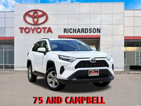 Used 2025 Toyota RAV4 XLE FWD image 1