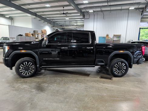 Used 2025 GMC Sierra 2500 Denali Ultimate AWD/4WD image 5