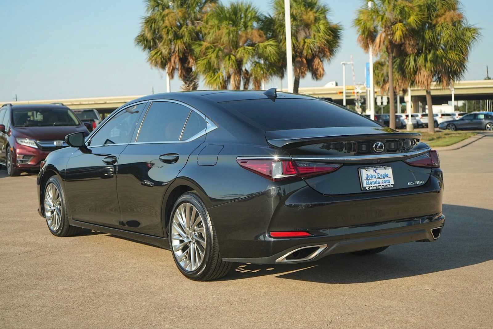 Used 2022 Lexus ES 350 Ultra Luxury w/ Accessory Package 2 FWD image 4