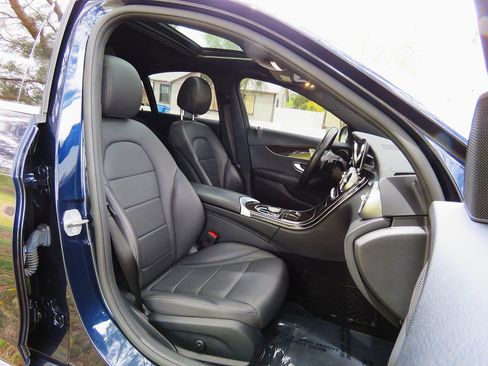 Used 2019 Mercedes-Benz C 300 Sedan w/ Premium Package image 15