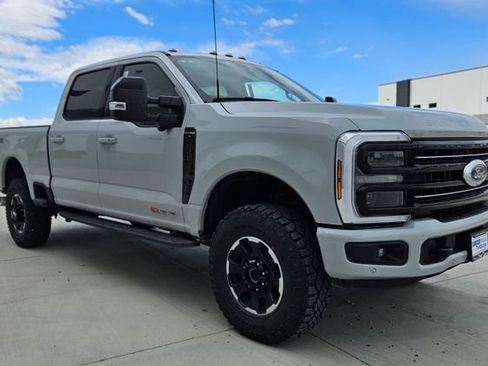 New 2026 Ford F350 Platinum w/ Tremor Off-Road Package image 7