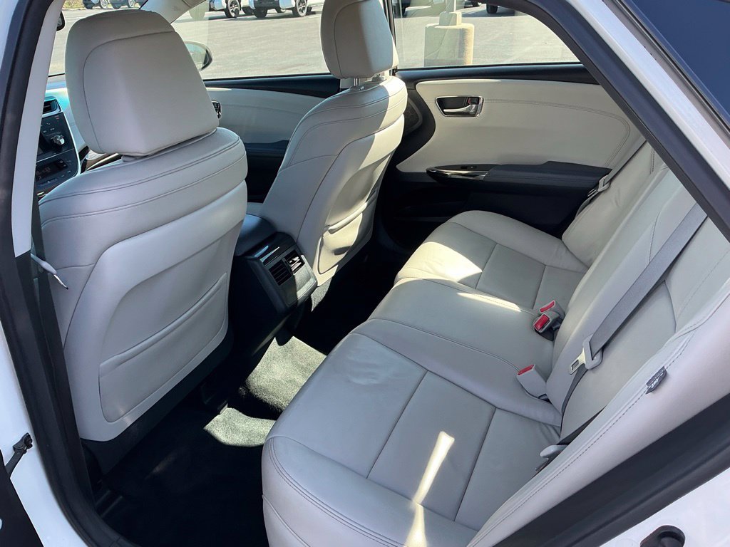 Used 2013 Toyota Avalon XLE Premium FWD image 29