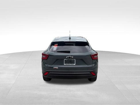 Used 2025 Chevrolet Trax LS w/ LS Convenience Package FWD image 5